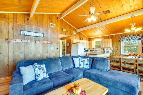 Mountain Views Await about Gatlinburg Cabin with Hot Tub! - image 8