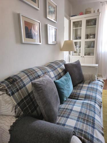 Dean Village Cottage - image 3