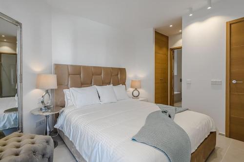 Luxury 2 bedrooms apartment in Palm-Mar, Tenerife, Lanzarote