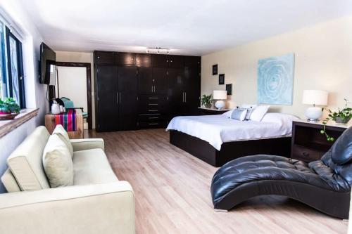 Casa Galeana- Tropical 1-BD 1-WC Mountain Top Luxury Suite with Stunning Views in Ajijic, Mexico
