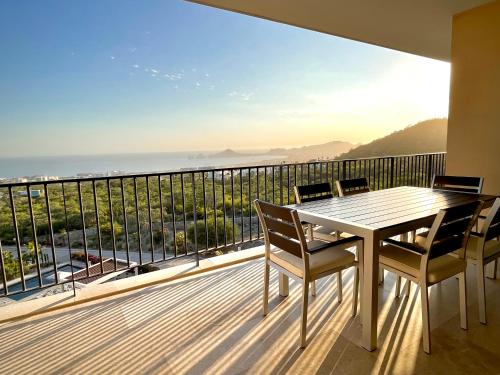 Exclusive Solaria Arch View Penthouse with Jacuzzi in El Pueblito, Mexico