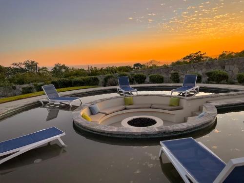 Exclusive Solaria Arch View Penthouse with Jacuzzi in El Pueblito, Mexico