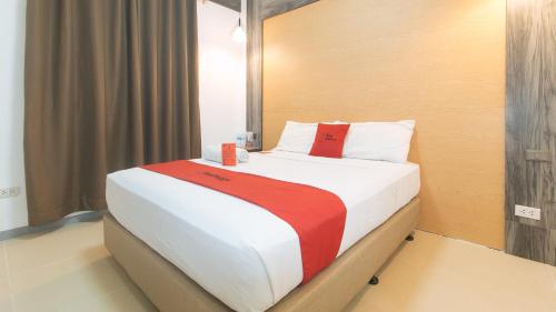 RedDoorz Plus at EDSA Congressional, Manila