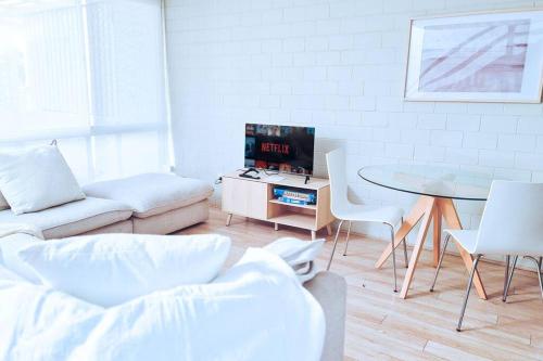 Palm Cove Villa- 2 mins walk to beach