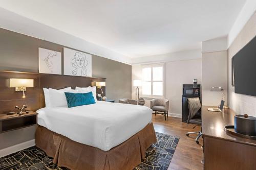 1 queen bed