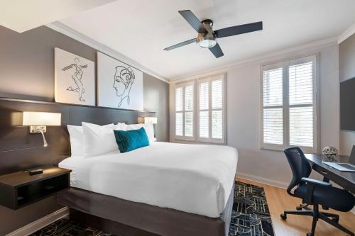 2 bedrooms, 3 beds