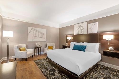 King Room - Disabilty Access room in Best Western Plus Hawthorne Terrace Hotel
