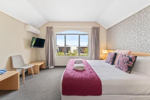 Two-Bedroom Apartment with Balcony image 10