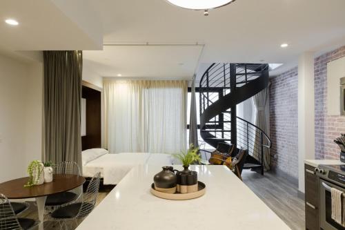 Abode Los Angeles - Downtown South Park - image 12