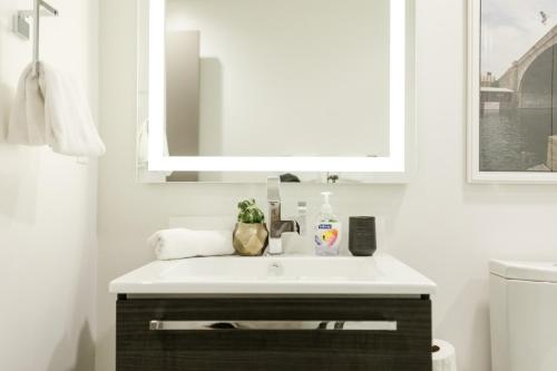 Abode Los Angeles - Downtown South Park - image 10