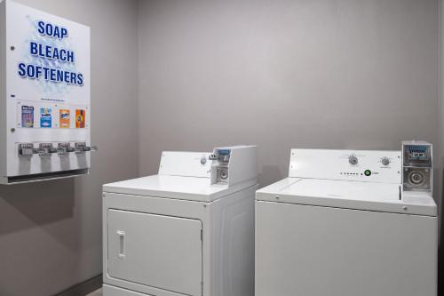 Holiday Inn Express Toledo North by IHG in Toledo, USA