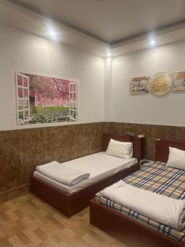 Twin Room image 4