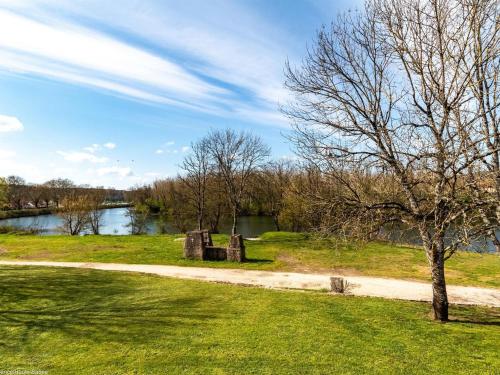 Maison spacieuse près de la Saône avec Wi-Fi et animaux acceptés - FR-1-583-191