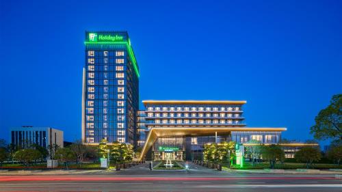 . Holiday Inn Wuhan Houguan Lake by IHG