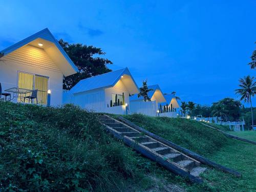 Exterior view, Quality Time Farmstay: river house #4 near Monsoon Valley Vineyard