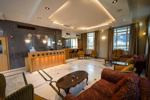 킨디 스위트 호텔 - 로비