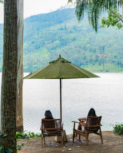 Two-Bedroom Bungalow with Lake View image 8