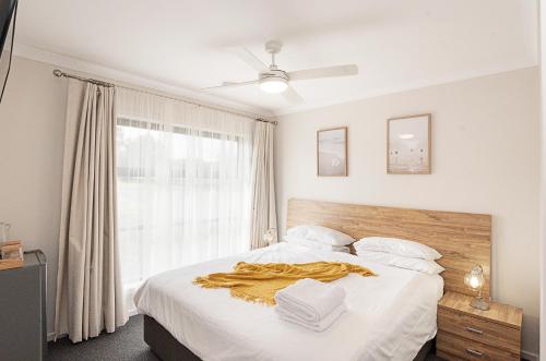 . Morview Holiday Homes-Giraffe