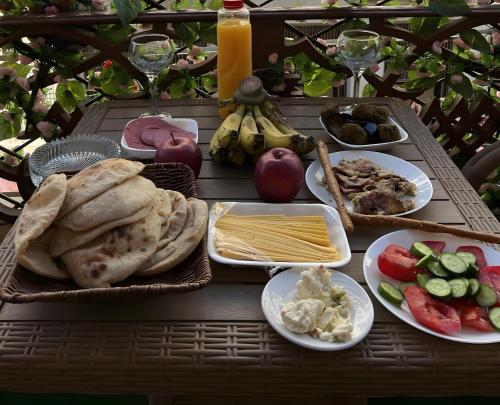 Ételek és italok, Lucky Hostel near Iszlám Művészeti Múzeum