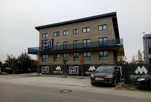 Hira Boarding Aparthotel in Dingolfing, Deutschland