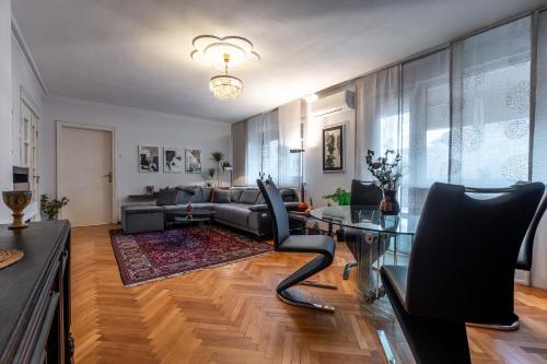 Spacious 3-BR Central Retreat by BulgarianHomes, Sofia (Foto 3)