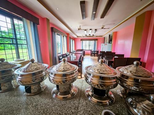 Restoran, HOTEL OCEAN in Lumbini