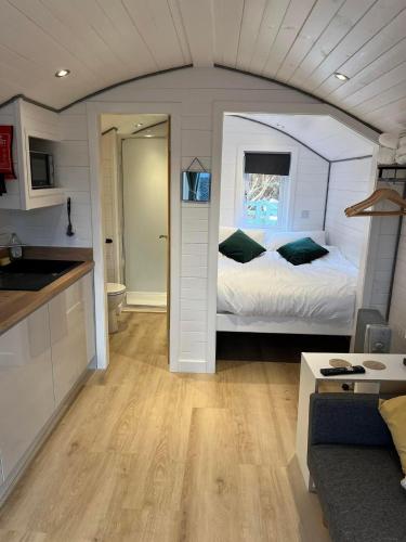 Pod at Lonan drive in Soroba