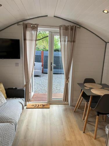 Pod at Lonan drive in Soroba