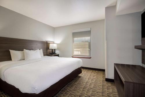 West Ashley Suites - image 2