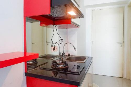 Chic and Cozy Studio Apartment at Tanglin Supermall Mansion By Travelio - image 2