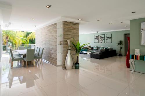 REF 1941 - Cannes Center - Villa for rent - Tap to explore photos