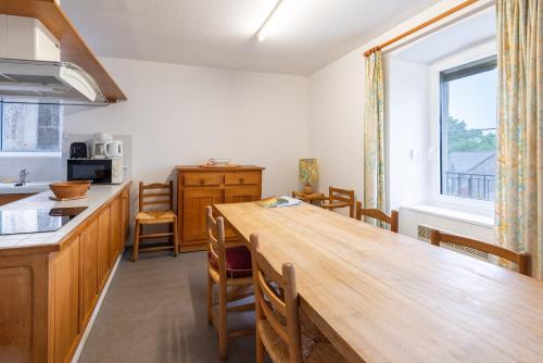 Gîte de l'ancien presbytère 6/8 personnes (Gite de l'ancien presbytere 6/8 personnes) in Grandrieu