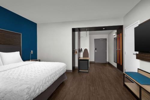 Tru by Hilton Columbus East Broad - image 2