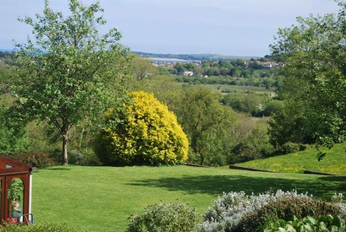 St Lawrence Guest House - image 2