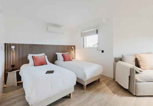 2 twin beds