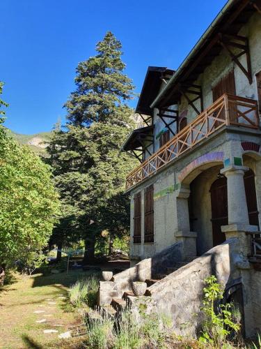 La Chaumière, Formule maison entière (La Chaumiere, Formule maison entiere) in Colmars