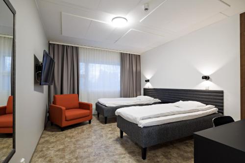 2 twin beds
