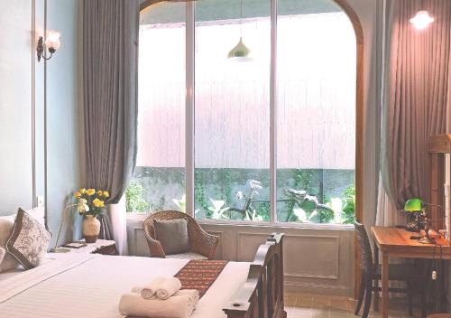 room detail thumbnail 1