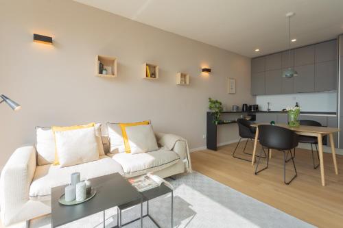 Residenza Maxim with pool by Rent All Como - Apartment - Nesso