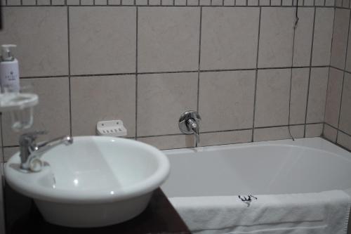  Double Room image 8