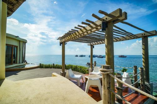 Nangyuan Island Dive Resort in Koh Nang Yuan