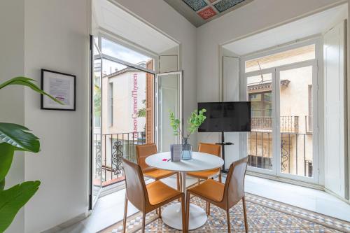 Apartment with Balcony image 3