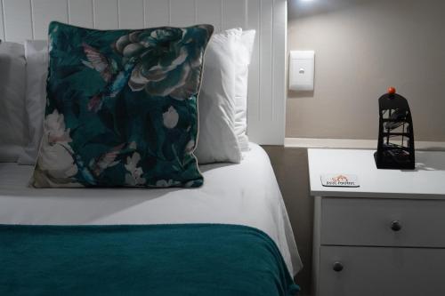  Double Room image 6