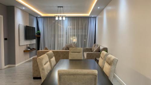 Premium apart with pool billards and parking - image 4