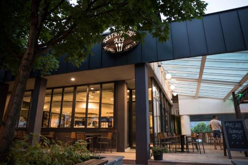 المنظر الخارجي, Hotel Alp in بوفيك