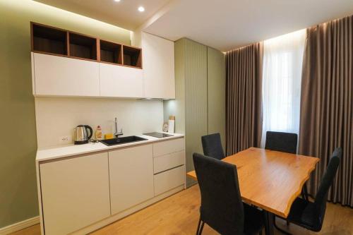 2 Steps from city center apt 3 1, Тирана (фото 3)