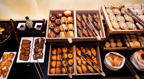 Acevi Villarroel - image 2