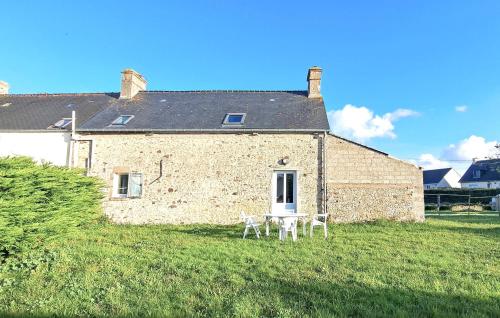 Nice Home In Saint Marcouf With Wifi gîte à louer Golf de la presqu'île du Cotentin