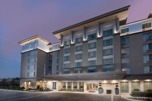 Courtyard by Marriott Atlanta Alpharetta/Avalon Area in Alpharetta, USA