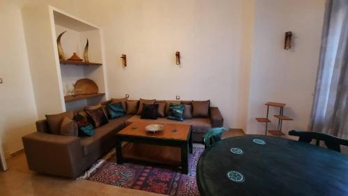 Appartement centre ville Oran in Hai El Moudjahiddine